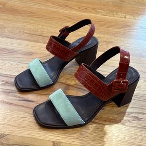 Tory Burch, size 9, block heel, two tone sandals